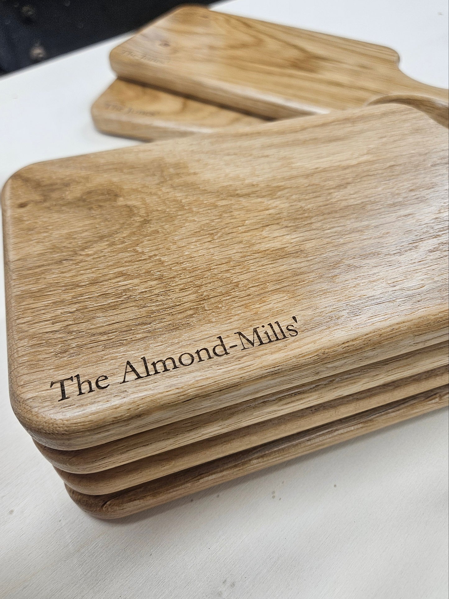 LUCY - Small Oak Serving Board