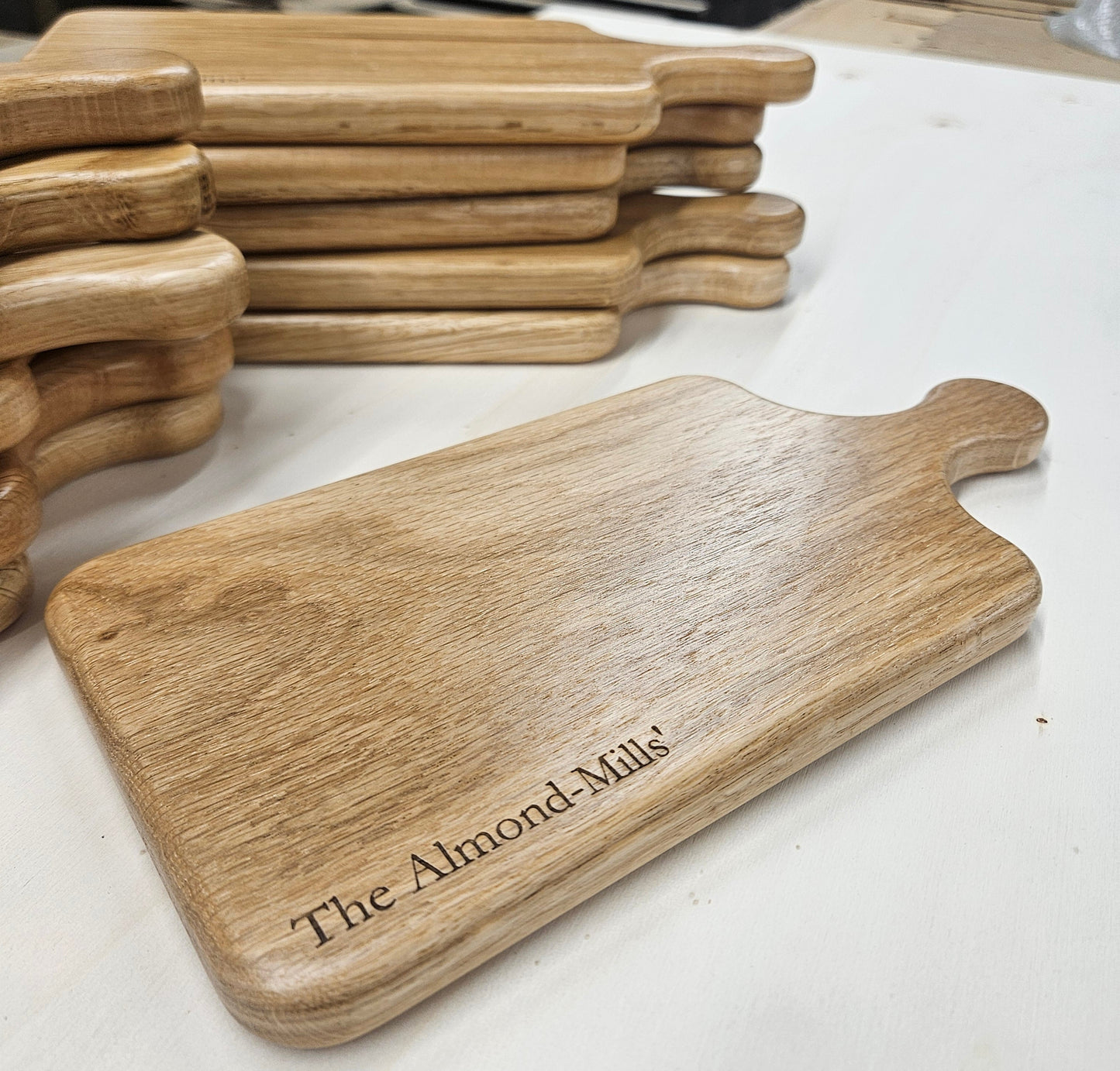 LUCY - Small Oak Serving Board